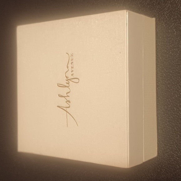 Ashlynn Avenue Elegant Silver Ring with Cushion Cut Stone in Original Box - Picture 3 of 3